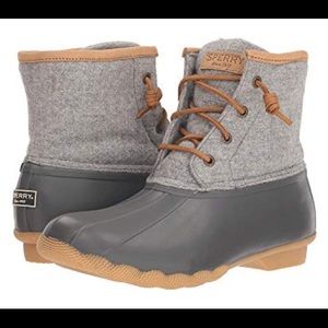 NEW SPERRY DUCK BOOTS